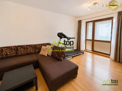 Na predaj 5-izbový dom, 200 m², Hrušovany