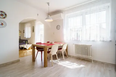 Na predaj 5-izbový byt, 183 m², Pezinok, Silvánová