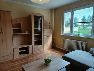 Na prenájom 2-izbový byt, 49 m², Brezno