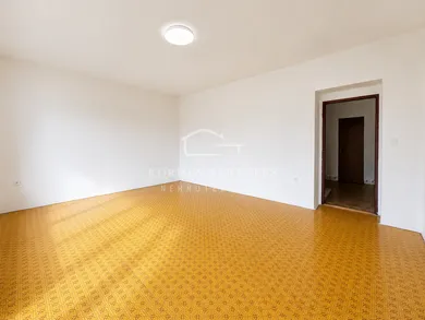 Na predaj 5-izbový dom, 270 m², Dunajská Streda