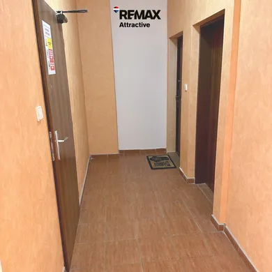 Na prenájom 2-izbový byt, 58 m², Dunajská Streda, Radničné Námestie