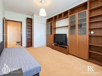 Na prenájom 4-izbový byt, 87 m², Bratislava-Petržalka, Budatínska