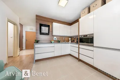 Na predaj 2-izbový byt, 53 m², Bratislava-Ružinov, Jégého