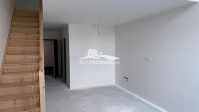 Na predaj 2-izbový byt, 62 m², Košice-Sídlisko KVP, Trieda KVP 3112