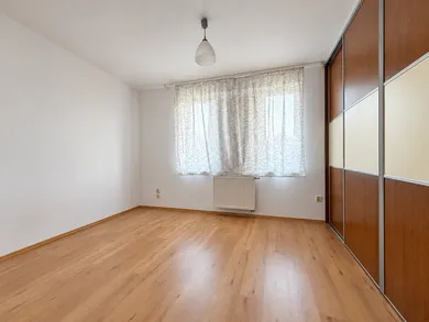 Na prenájom 4-izbový byt, 107 m², Bratislava-Podunajské Biskupice