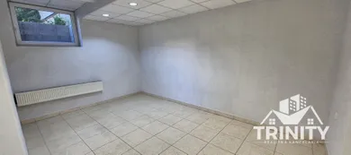 Na prenájom komerčné, 72 m², Nové Zámky