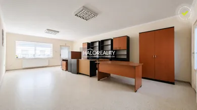 Na prenájom komerčné, 52 m², Nové Zámky