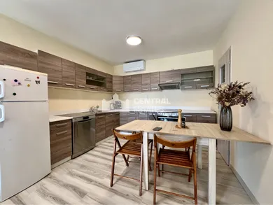 Na prenájom 5-izbový dom, 140 m², Bratislava-Karlova Ves