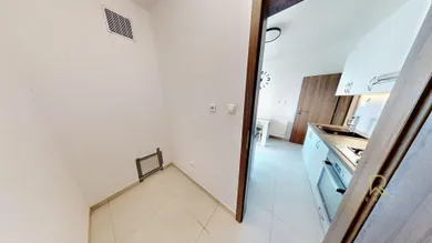 Na predaj 3-izbový byt, 67 m², Považská Bystrica, Helenská