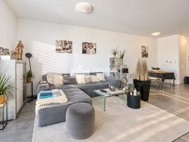 Na prenájom 4-izbový byt, 107 m², Bratislava-Nové Mesto, Pod Vtáčnikom