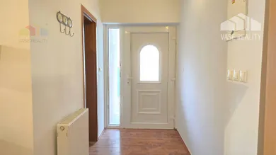 Na prenájom 4-izbový dom, 108 m², Moravany nad Váhom, Vážska