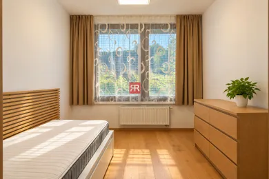 Na prenájom 3-izbový byt, 71 m², Bratislava-Staré Mesto, Žižkova