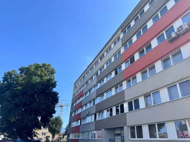 Na prenájom komerčné, 75 m², Martin, Jesenského