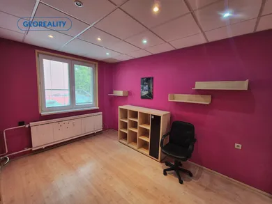 Na prenájom 3-izbový byt, 67 m², Levice, Ul. kpt. J. Nálepku