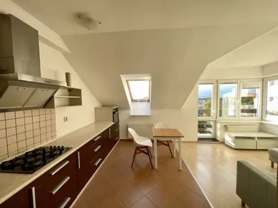 Kiadó lakások, 2-szobás, Poprad · €599