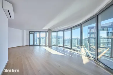 Na prenájom 3-izbový byt, 119 m², Bratislava-Staré Mesto, Pribinova