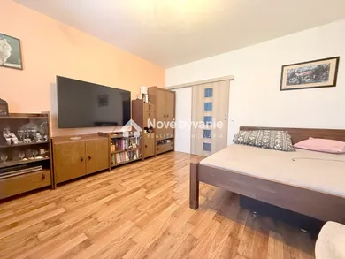 Byty na predaj 3-izbový, Nová Baňa · €120 000