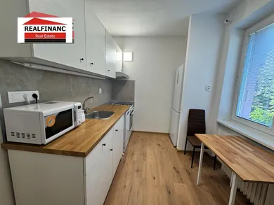 Na prenájom 3-izbový byt, 75 m², Trnava, Hospodárska 10