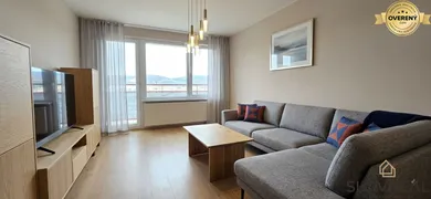 Na predaj 3-izbový byt, 75 m², Žiar nad Hronom, SNP