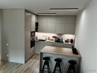 Na predaj 2-izbový byt, 49 m², Bratislava-Devínska Nová Ves