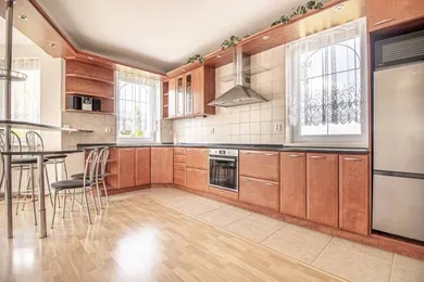 Na predaj 5-izbový dom, 175 m², Marianka, Bystrická