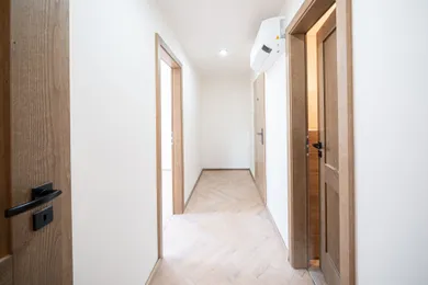 Na predaj 2-izbový byt, 64 m², Ivanka pri Dunaji, Okružná