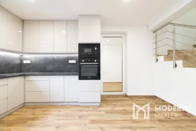 Na predaj 5-izbový dom, 167 m², Počarová