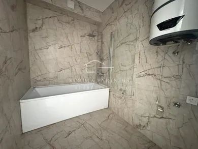 Na predaj 3-izbový byt, 96 m², Komárno, Parná ul.