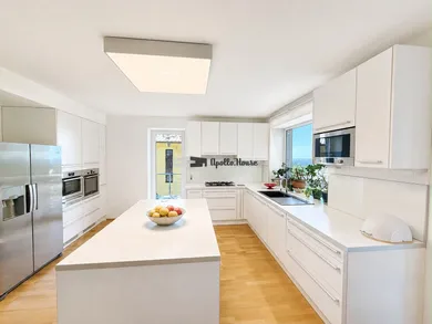 Na prenájom 5-izbový dom, 220 m², Bratislava-Nové Mesto, Mandľovníková