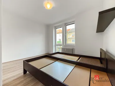 Na prenájom 3-izbový byt, 75 m², Bratislava-Staré Mesto, Björnsonova