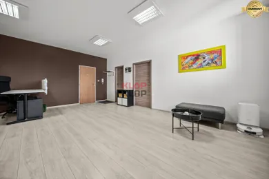 Na prenájom komerčné, 75 m², Bratislava-Petržalka, Bosákova