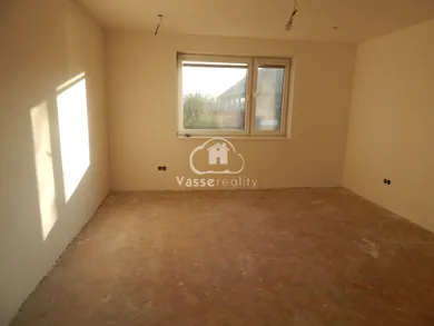 Na predaj 3-izbový dom, 130 m², Šurany