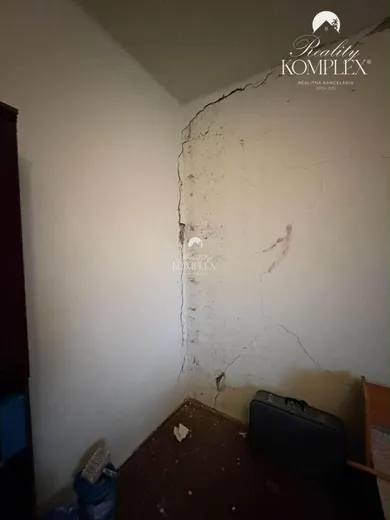 Na predaj 4-izbový dom, 370 m², Ňárad