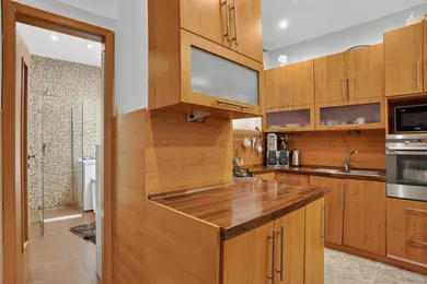 Na predaj 3-izbový byt, 83 m², Bratislava-Nové Mesto, Jiskrova