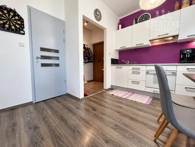 Na prenájom 2-izbový byt, 49 m², -