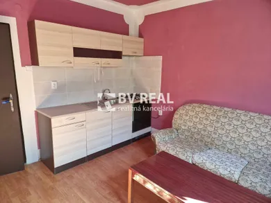 Byty na prenájom 2-izbový, Prievidza · €420