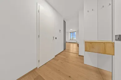 Na prenájom 2-izbový byt, 62 m², Bratislava-Ružinov, Trnavská cesta