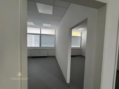 Na prenájom komerčné, 78 m², Bratislava-Dúbravka, Kudlákova