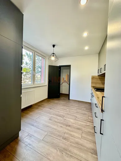 Na predaj 3-izbový byt, 85 m², Nové Zámky