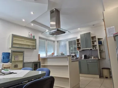 Na prenájom komerčné, 200 m², Komárno, Ul. gen. Klapku