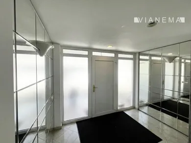 Na predaj 5-izbový dom, 350 m², Bratislava-Dúbravka, Juraja Hronca