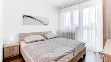 Na prenájom 2-izbový byt, 57 m², Bratislava-Ružinov, Hraničná