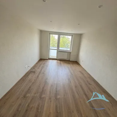 Na predaj 2-izbový byt, 68 m², Šahy, J. Thuróczyho