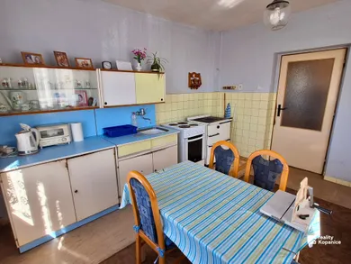 Na predaj 4-izbový dom, 600 m², Krajné