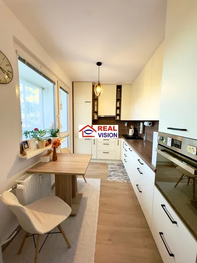 Na predaj 3-izbový byt, 75 m², Poprad, Novomeského