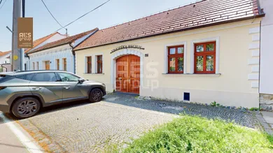 Na prenájom komerčné, 33 m², Bratislava-Vajnory, Roľnícka