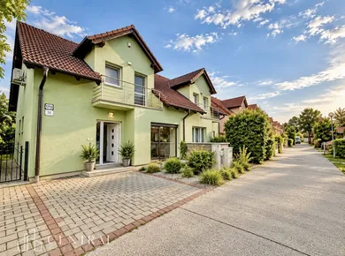 Domy na predaj 5-izbový, Dunajská Lužná · €335 000