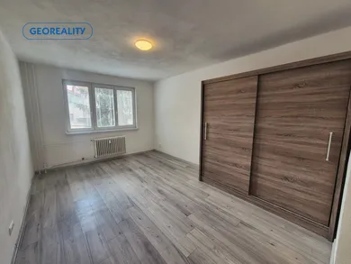 Na predaj 3-izbový byt, 65 m², Levice, Ul. kpt. J. Nálepku