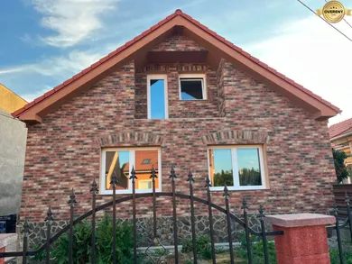 Domy na sprzedaż, 5-pokojowe, Bratislava-Rusovce · €410 000