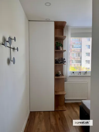 Na prenájom byt v Bratislava-Lamač · €850 · Dokončené